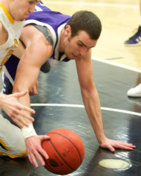 Spencer Niekamp NCAA action shot